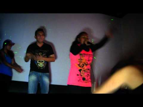 LA TORITA VIC FT DE LA RMF- TE QUIERO VERDE (LA REINA BAR MIRAFLORES)