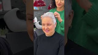 Omg wie schön❤️Ich möchte das ihr schreibt wie schön diese Frau ist ❤️#greyhair #hairstyle #balayage