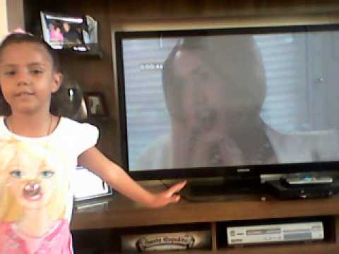 Minha neta dançando You Got Me Good (Muss ft Nyanda)