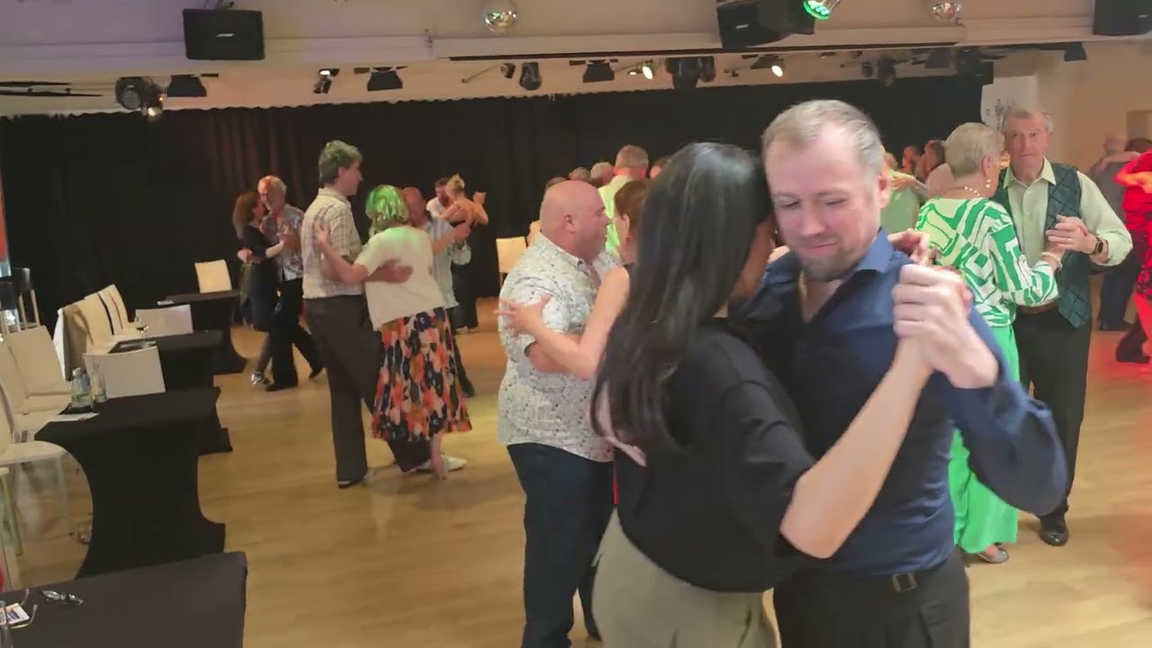 Tanda D'Arienzo @ Wellcome milonga Fernanda Japas & Alberto Sendra Life Izegem 2026