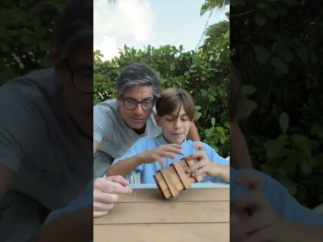 Vídeo relacionado con Cajón de trucos de magia, caja de magia para niños, caja de extracción de trucos mágicos que aparece/desaparece, accesorios de mago, caja intercambiable interactiva, gira de rojo a azul, accesorios de