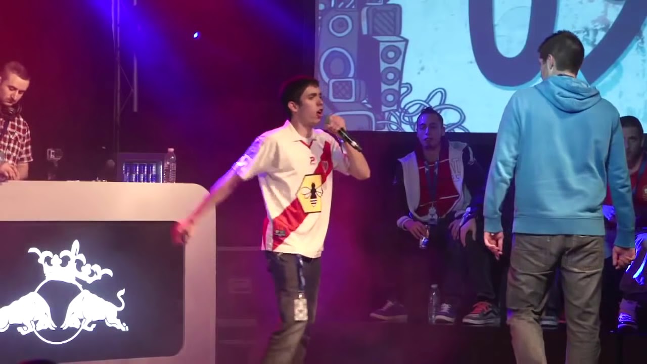 Chuty vs Fisko - Semifinal - Red Bull Batalla de los Gallos 2013 (Official)