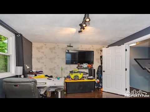 810 Lawrence St B, Lowell, MA 01852