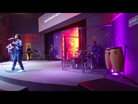 DANZANDO EN LA TORMENTA