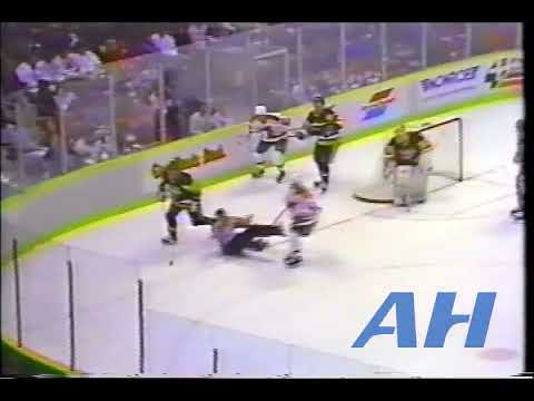 NHL Oct. 27, 1990 Kirk Muller,NJ Collision Paul Stewart New Jersey Devils Pittsburgh Penguins