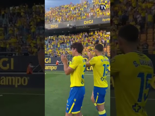 Vídeo relacionado con DEREGALOOS Cojín Personalizado Fútbol Cádiz | Relleno Incluido | Medidas 40x40 cm | Regalo Original para Aficionados del Fútbol | Cosas de Futbol para Niños | Regalos Mundial Futbolistas