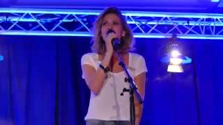 Bethany Joy Lenz - Halo + Flying Machine [Live Paris part. 1 FWTP3]