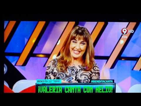 Valeria canta con Helio