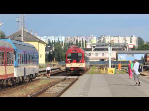 Příjezd ČD 843 008-4 na R 990 do stanice Turnov