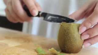 How to peel and cut a kiwifruit