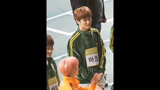 The interaction between iKON and NCT is so funny #jinhwan #mark #taeil #yuta #ikon #nct #isac2019