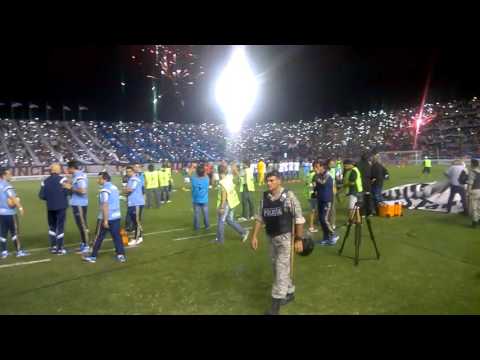 "Recibimiento de la mejor y primer hinchada CNdeF" Barra: La Banda del Parque • Club: Nacional