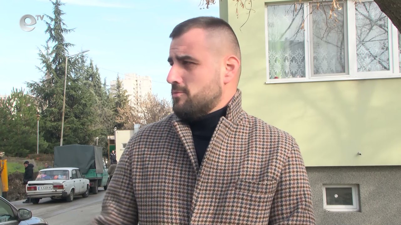 Паркинг в хасковския квартал Бадема се превърна в езеро, след като от Екопрогрес спукаха тръба