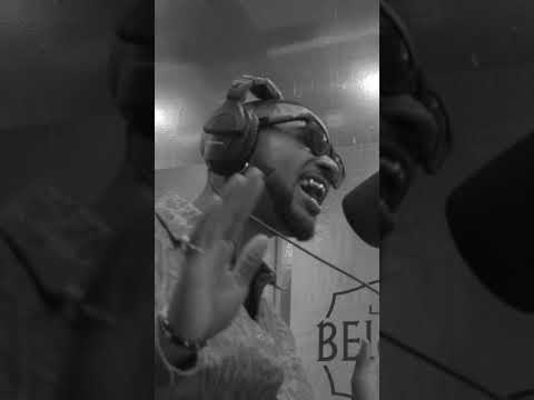 Algee Smith – The Departed (Booth Performance Visual)