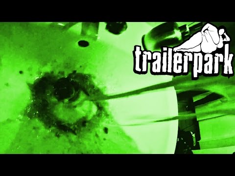 Video thumbnail for Neongrüner Auswurf