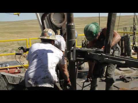 Roughnecks at Work in HD - Drilling Rig Pipe Connection