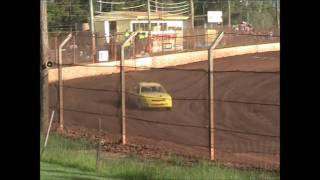 preview picture of video 'Maryborough Speedway Mary1000 Heat 3 Street Sedans'