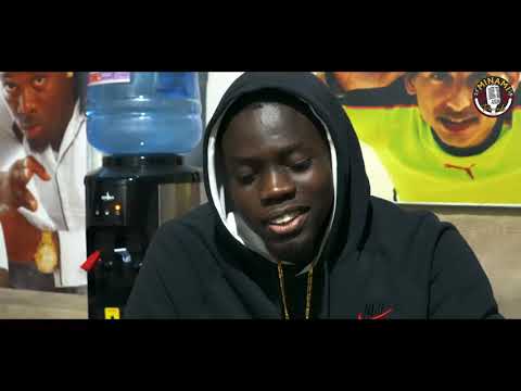 Ogelvaro and Isjeking sign at Minami Records