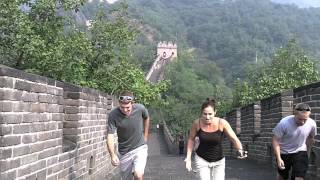 preview picture of video 'Hiking The Great Wall of China With Friends || GroovySweat.com'