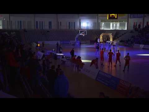 Einlauf des BBC Coburg im Spiel gegen BG Leitershofen