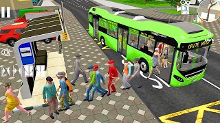 Navigating Busy Streets in Public Transport Simulator 2 Gameplay