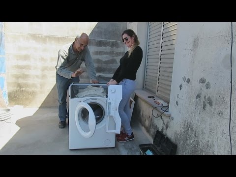 Washing Machine/Changing Bearings and Removing the Tub/Washing: Changing Bearings and Removing th...