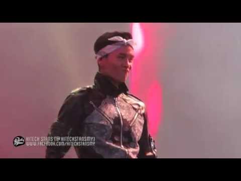 240514 HITECH Deuk (KWONTWINS) tap Minzy shoulder + Holding his laughter - SCREAM @ AON Malaysia