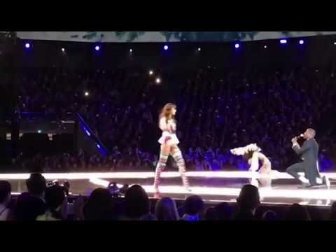 Model Trips and Falls During 2017 Victoria's Secret Fashion Show