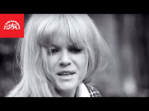 Eva Pilarová - Jdou domů vojáci (oficiální video)