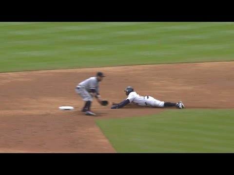 CLE@DET: Davis steals three times vs. the Indians