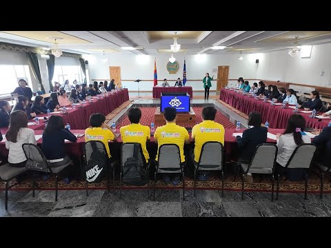 ДАРХАН-УУЛ: Өсвөрийн парламентын сурагчид хүний эрхийн сургалтад хамрагдлаа