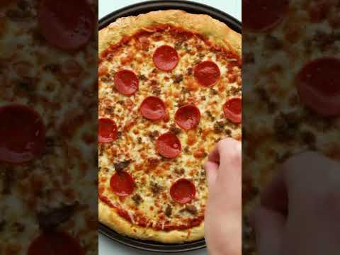 Bisquick Pizza Crust 🍕 Homemade Pizza