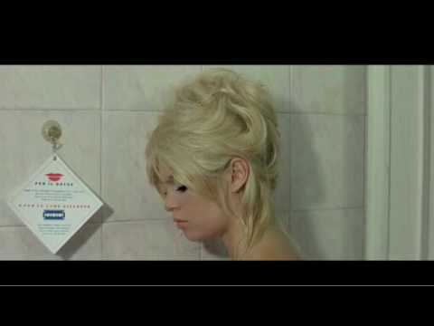 Melanie Pain La Cigarette Video