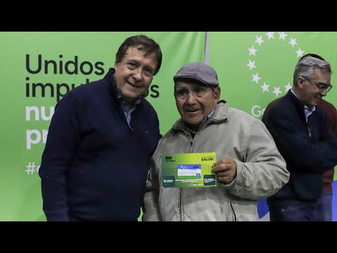 La Provincia entregó tarjetas de salud, aportes y escrituras en Chichinales