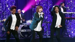 Carly Rae Jepsen Performs &#39;I Really Like You&#39;