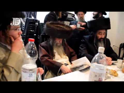 Lelov Nikolsburg Rebbe Making Sheva Brochos For His Son @ Kever Rachel - Adar 1 5774