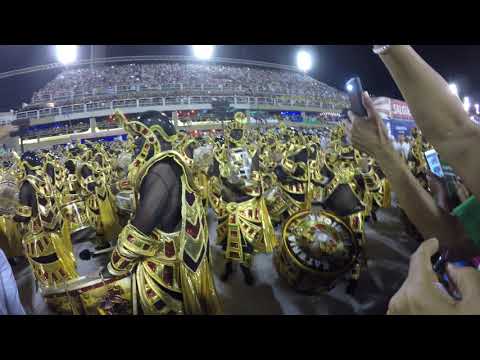 Bateria do Salgueiro no desfile 12/02/2018