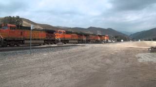preview picture of video 'Train Meet in Caliente (BNSF Locomotive Startup Included) HD'