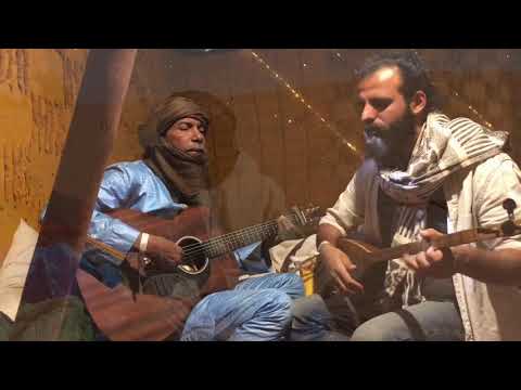 Rusan Filiztek - Hamid Ekawel  - (Musique blues du Sahara - La langue Touareg)