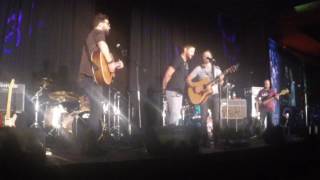 Louden Swain and  Jensen  sing &quot;Fare Thee Well&quot; at SPNPHX 2016