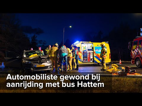 Gewonde bij aanrijding tussen auto en lijnbus Hessenweg - afrit A50 Hattem - ©StefanVerkerk.nl