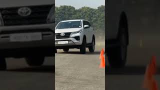 Download lagu FORTUNER VERSUS SCORPIO N BODY ROLL TEST #fortunerlovers #scorpion mp3