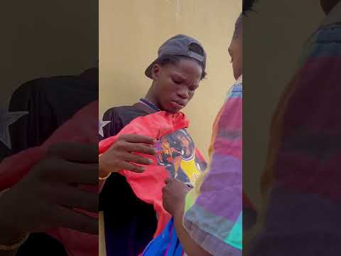 Dr Clem’s le vendeur de vêtements 😂😂😂