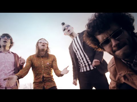 Her Chains Away - Benamor