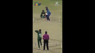 Download lagu #SLvPAK: Sadia Iqbal draws first blood for Pakistan | #WomensAsiaCupOnStar mp3