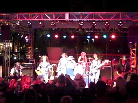 Lyzyrd Skynyrd Playing Gimmie 3 Steps Live at Fantasy Springs Casino! trimmed 4) (2)