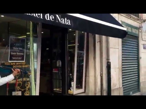 Prenda da Pastelaria Aloma no Largo do Calhariz, no dia dos namorados.