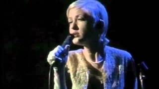 CYNDI LAUPER - i'm gonna be strong- live 1994