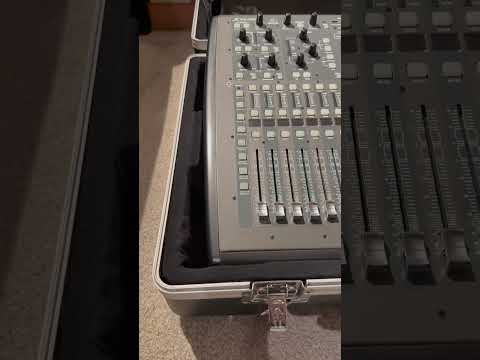 Behringer X32 Compact 40-Input 25-Bus Digital Mixing Console 2013 - Present - Standard image 2