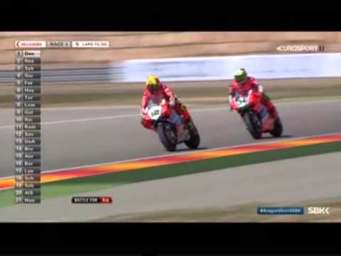 Batalla entre Xavi forés y Davide Giugliano en MotorLand #WSBK SBK 2016